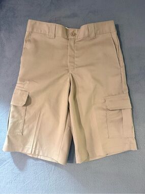 Dickie’s - Men’s Relaxed Fit Khaki Cargo Shorts - Classic Workwear